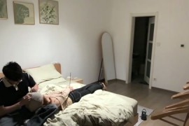 网友幼师异地面基. 潜伏在好友列表里的一位素未谋面的网友，某一个机会聊起了天，聊了几天以后她便想从她...