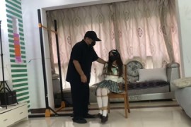 荷露 COS崩坏 流萤 误入活绳屋 自动紧缚绳陷阱抓住逃走再被抓回驷马绑凳子上危机四伏