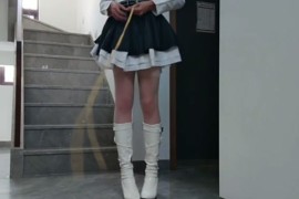 女主播擦边的后果  女主播总是喜欢在身上绑些绳子搞擦边，这要是被人发现地址