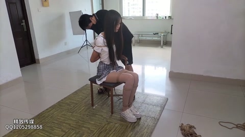 小美一小时后高手膝盖顶地跪缚吊折磨 超大口球流口水放置 第1张