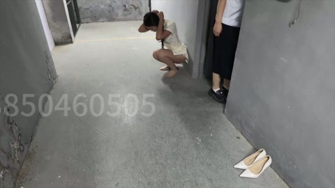 新模特试镜片，模特带重脚镣，手铐，被关押在牢房 第1张