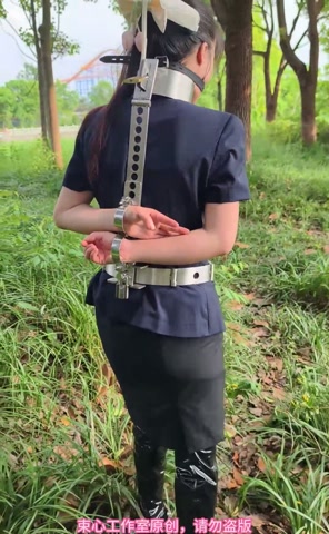 星尘职业套裙，金属脖腰手固定，马具口球，脚镣，游乐场小树林行走 第1张