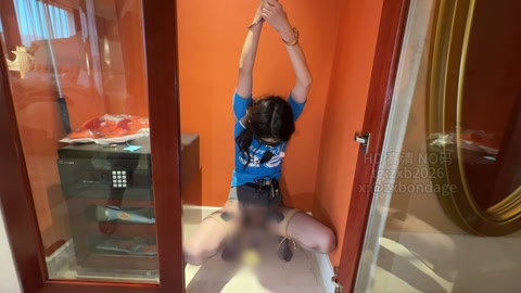 足球宝贝调教（下）声控电击 乳夹垫脚 第1张