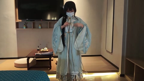 饿殍 明末千里行 满穗的自缚，捆绑镣铐走绳浴池湿身 第1张