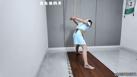 “大”字形态木板放置罚站，好利来女仆双腿发酸发抖，站立不稳，金属架强制拘束，再用各种道具挠痒痒，累到... 第2张