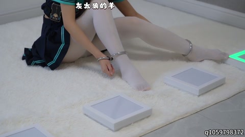 清纯少女被高频次电击，灯板连接郊狼，间歇性增加游戏难度，柠柠被电的站立不稳，腿脚发软，全程呻吟！ 第2张