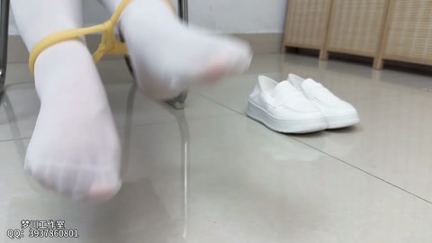 特定服装道具的演绎展示 第2张