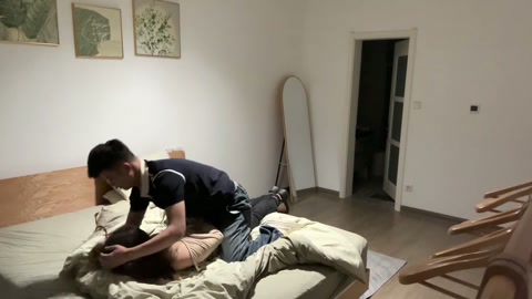 网友幼师异地面基. 潜伏在好友列表里的一位素未谋面的网友，某一个机会聊起了天，聊了几天以后她便想从她... 第2张