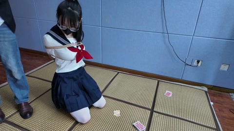 《和喵喵玩扑克》JK白丝女孩玩扑克遇到老千 第3张