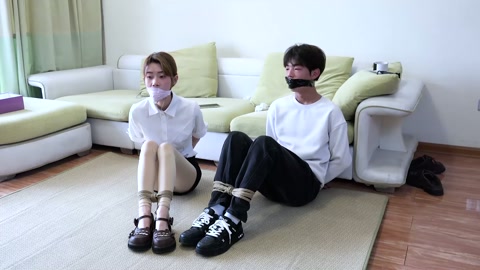 男女双人逃脱-原味、丝袜堵嘴 第3张