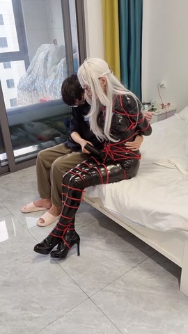 紧身皮衣紧缚电击惩罚挑战 第3张
