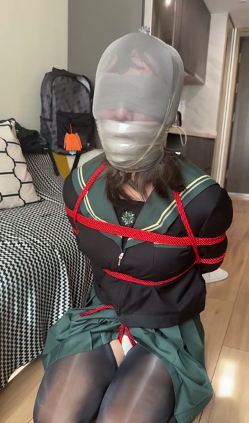 近期约绑一条袜腿+泡沫胶布缠绕+丝袜套头+封嘴胶带加固 第3张