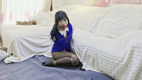 【念念】银行女职员的受难 紧缚挣扎 超大口球流口水 td股绳放置 想逃跑又被绑到椅子上 露脸 第4张