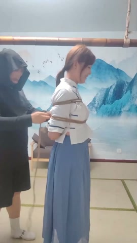 向女生献花（上） 第4张