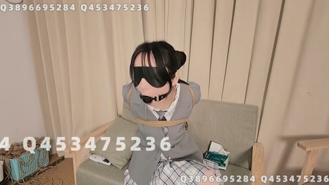 嗷嗷黑色假阳具口塞堵嘴，无助挣扎！（包含过程） 第4张