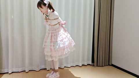 小云首次尝试lolita 站立挣扎+移动 床上被刺轮 第4张