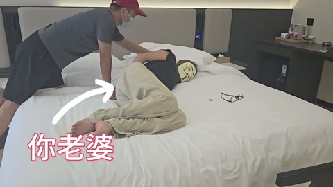 感谢寄过来的女朋友，她是第一次被调教，还挺配合的，第一次就能上道具，没准是个真M 第4张