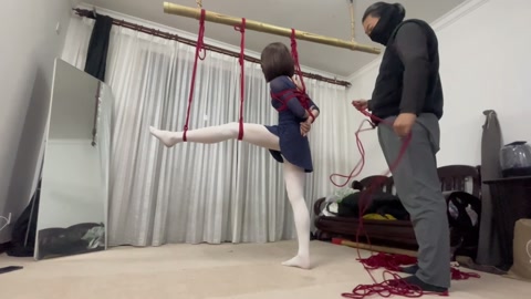 绑过的柔韧性最好的一个m，能够完成空中一字马 第4张