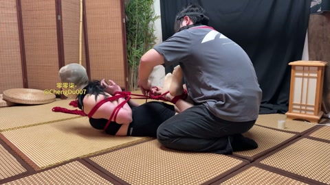 宝妈肉丝红绳后手观音极限驷马挣扎，胶带严密封嘴 第5张