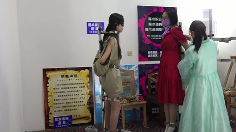 小雨和兰兰，高跟鞋，双人站立架强制站立摆放 第5张