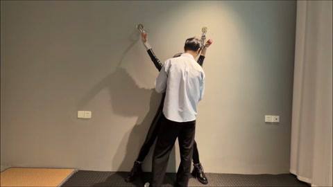 报复当初陷害自己的女孩 第5张