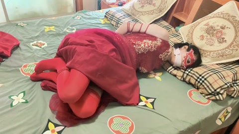 晓森妹妹中式婚服红色丝袜的五花分腿td放置 第5张