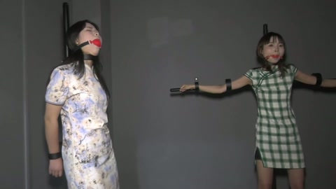暗局贩售  姐妹俩体验沉浸式剧本杀误入人贩窝被囚禁在地牢调教后贩卖 第5张