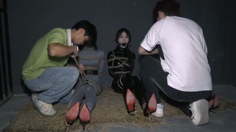 特工历险记（下集）女特工被全身紧缚在地牢中放置然后被打扮成艳女贩卖 第5张