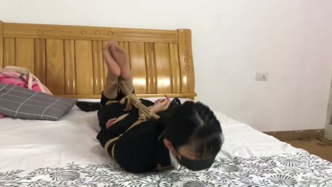 红豆女律师裤里丝 为了不让她出庭 干脆让她驷马 简单粗暴的商战 第5张