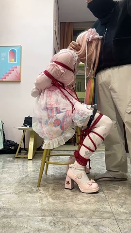 粉色lo裙白丝的紧缚挣脱，要在训练器的持续干扰下快速逃脱才行 第6张