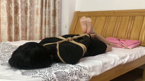 红豆女侠入室贼（二）小贼再次入室 暴揍之后 决心挑战直臂驷马解缚 却把自己坑了 第6张