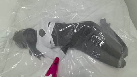 ◤纯享版ZX游戏◢一次次绝命挣扎，昏迷后失禁量大得可怕，乳胶头套✙防毒面具负压袋负压瓶✙真空袋✙皮革... 第7张