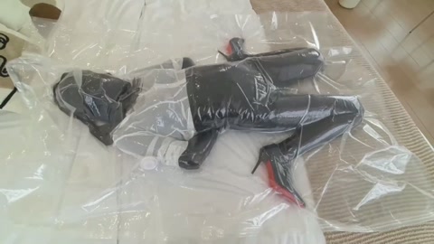 ◤纯享版ZX游戏◢吊着昏迷也能失禁，经历一次次绝望挣扎，嘶吼到最后嗓子都快嘶哑得没声了，事后她说嗓子... 第8张