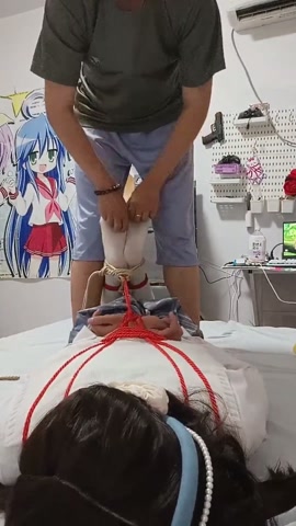 天羽送给宝宝们的七夕小福利 七夕节怎能少得了捆绑，白丝小男娘小天羽来做粽子，接受震动棒和tk的折磨，... 第8张