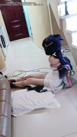 小云cos离恨烟 全程郊狼啵啵贝罚站+跪地挣扎 疼到瘫倒在地 随后跪地戒尺sp抽打脚心和屁股 第8张