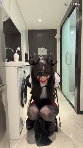 小糕炸金套装 黑丝魅魔修女单手套自缚 郊狼电击下还开门取外卖…口水直流 按耐不住的露出欲… 第8张