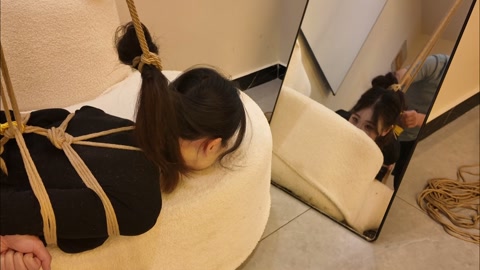 新模特试镜！文慧绑新人媛媛，黑丝驷马拉头发挠痒痒，大量口水！ 第8张
