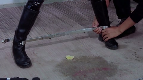 难逃魔掌 清纯女学生被邪恶歹徒绑架欺凌直臂吊缚K9开腿戴口球强灌柠檬汁口水收集！鞭子狠狠抽打电棒电击... 第8张