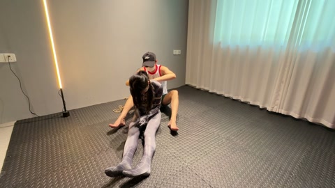 人类大战女蜘蛛侠 第9张