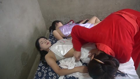 定制女神捕之千金蒙冤案（第二集）老板娘和神捕，女侠逃出来的时候被追兵埋伏抓住了，三女被押到县令千金的... 第9张