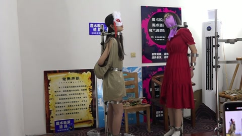 小雨和兰兰，高跟鞋，双人站立架强制站立摆放 第9张