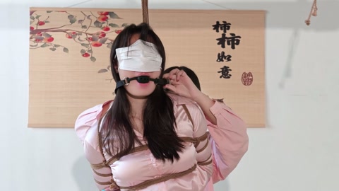 菜鸟缚手的胡乱捆绑 小怡和九九的互动 第9张