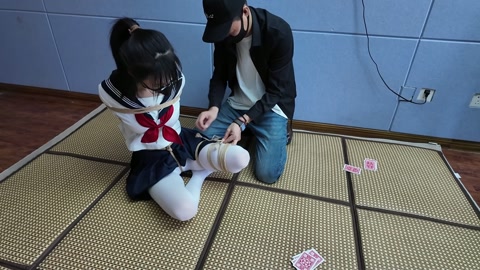 《和喵喵玩扑克》JK白丝女孩玩扑克遇到老千 第10张
