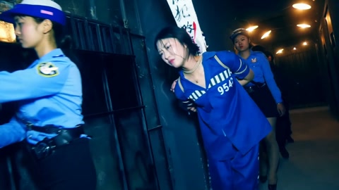 《毒蝎林潇琦末日》 第四集 毒蝎林潇琦和同伙被判死刑立即执行砸死镣五花大绑押赴刑场执行枪决 第10张