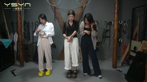 三女戏道具 三位女大学生李怡晨、怡然、小言抱团来应聘戴上各种道具捆绑后说出亲身感受 第10张