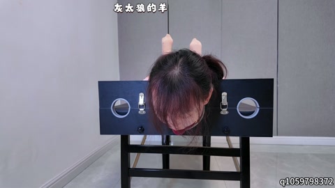 粉衣少女被高位悬挂吊缚，大口径口球堵嘴呻吟、口水直流，再被紧紧捆绑驷马TK调教 第10张