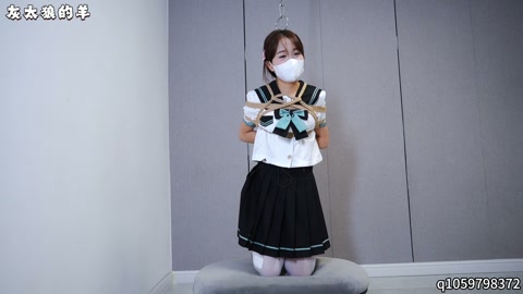 美女挑战灯板游戏通关，每每失误就会被郊狼高强度电击，最终被惩罚跪缚，用各种道具挠痒痒【扎带➕灯板游戏... 第10张