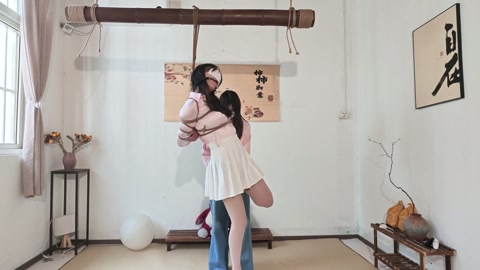 菜鸟缚手的胡乱捆绑 小怡和九九的互动 第10张