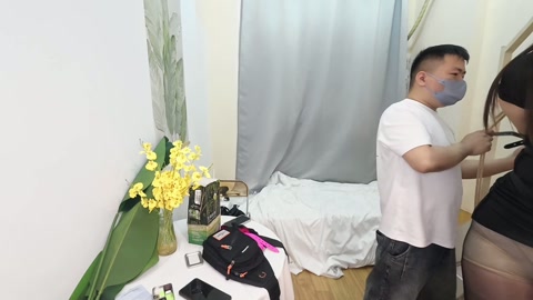 180大高个美女体验皮具紧缚 第10张