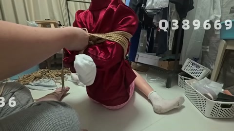 侧面视角 v型 上二下三后手缚做法 第11张